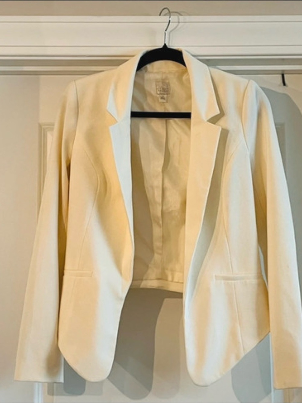 H&M Cream Tailored Cropped Blazer